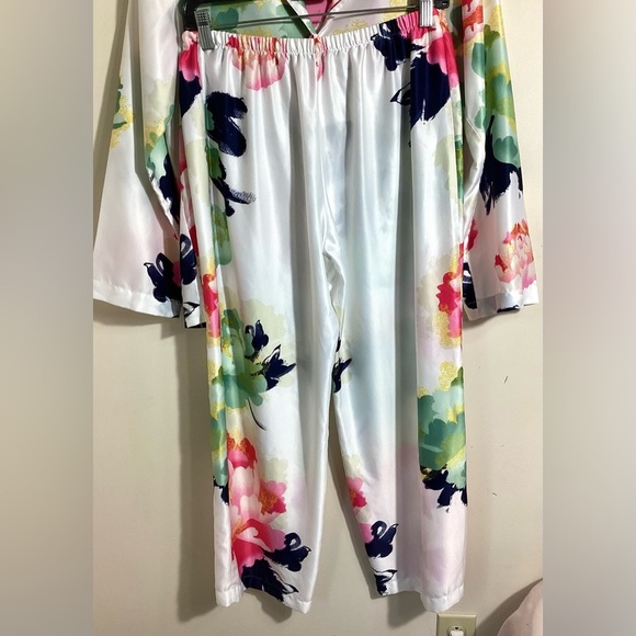 Natori Womens Floral Satin 2pc Pajama Set Size S Designer Chic Silky Ankle Pant - Picture 9 of 16